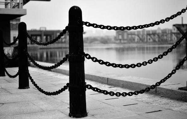 河邊的鏈條圍欄會出現(xiàn)斷裂的問題嗎？